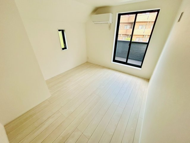 【寝室】 | 洋室①☆