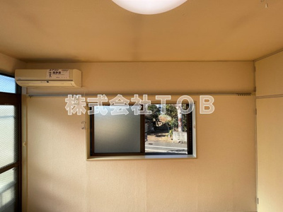 【設備】 | コーポユーミー | ピクチャーレール・雨戸付窓