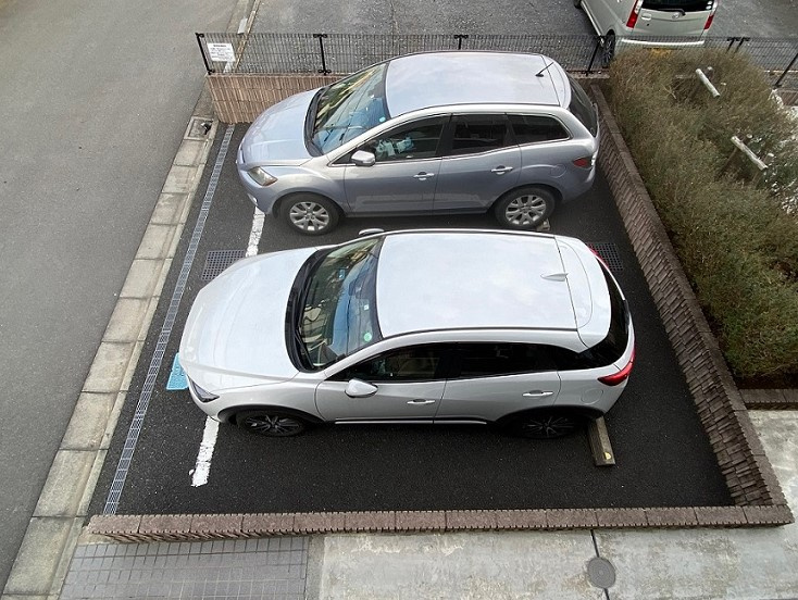 レオネクスト希望 の駐車場