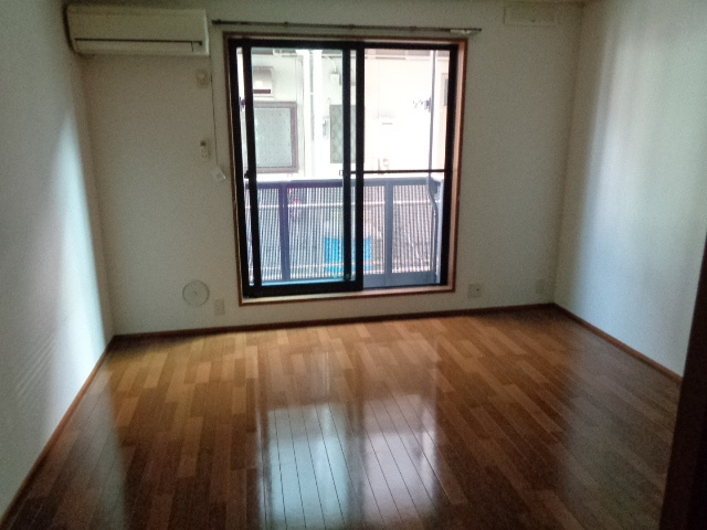 ラヴィアン・ローズの居間・リビング