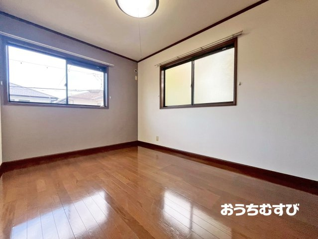 守山区御膳洞の洋室