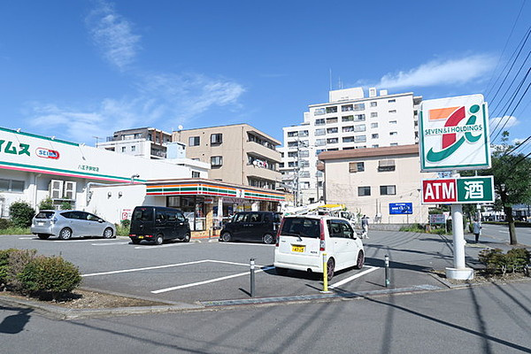 ヴェルドミールの周辺|コンビニ