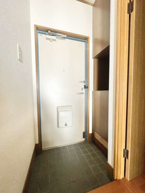 ライブコーポブンカの玄関