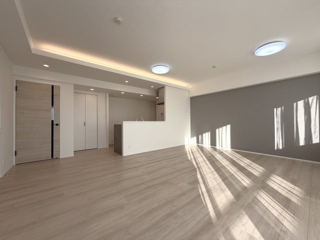 エルザタワー32の居間・リビング