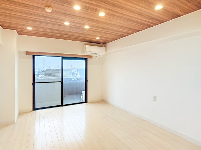 シェモア駅西の居間・リビング