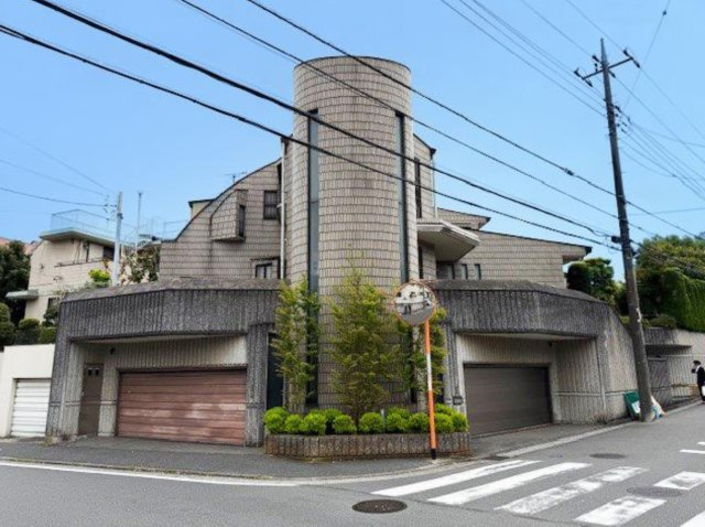 横浜市港南区港南台7丁目 中古戸建て【仲介手数料無料】カースペース6台