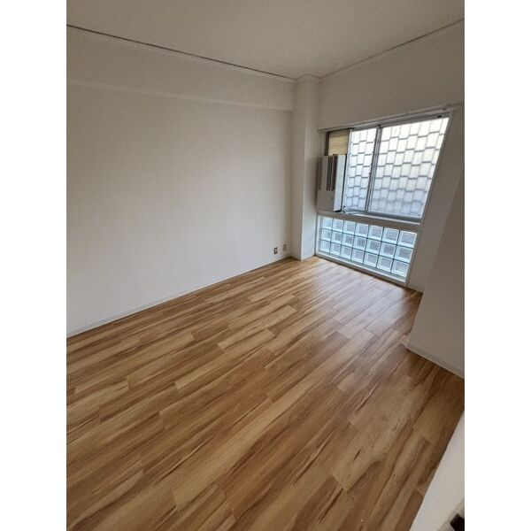 サンヒルズ芦屋Ⅰの居間・リビング