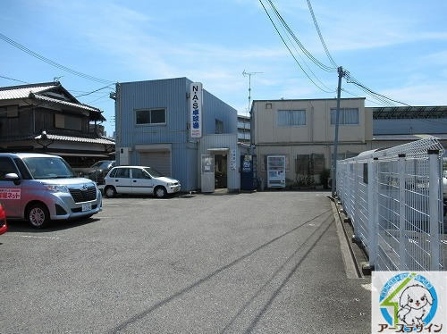 プロフォンドの駐車場