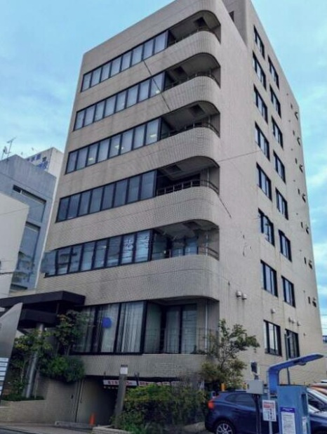 神奈中八重咲町ビルの外観