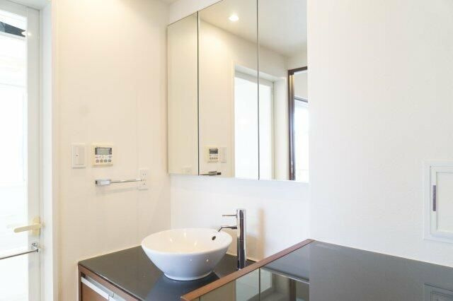 ディーグランセ西麻布ハイヴァリーの洗面所