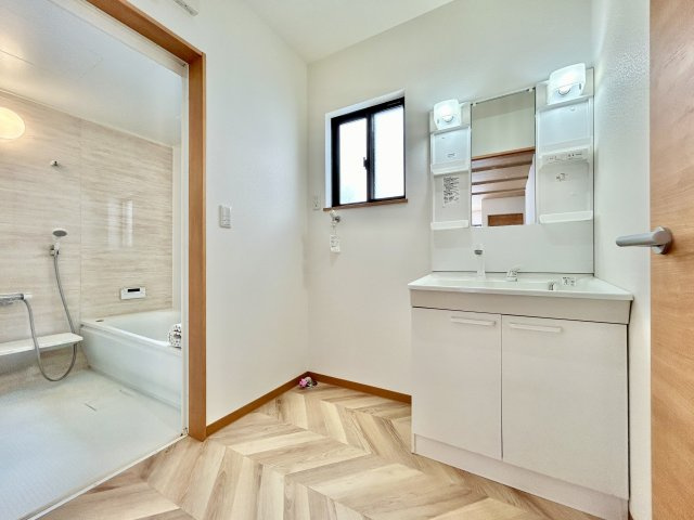 高知市一宮東町５丁目　中古戸建ての独立洗面台