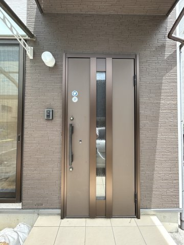 高知市一宮東町５丁目　中古戸建ての玄関