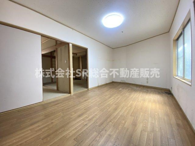 稲田新町1丁目　店舗付き中古戸建の洋室|広々とした洋室です！