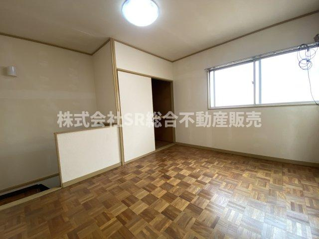 稲田新町1丁目　店舗付き中古戸建の子供部屋|採光たっぷりの明るいお部屋です！