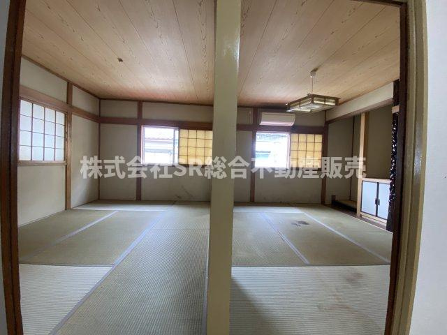 稲田新町1丁目　店舗付き中古戸建の和室|一つのお部屋にすることも可能です！
