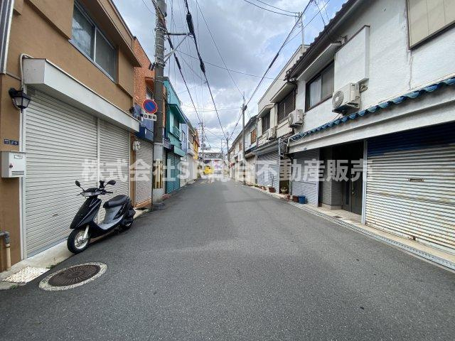 稲田新町1丁目　店舗付き中古戸建の前面道路含む現地写真|前面道路含む現地写真です