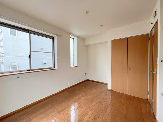 サニーメゾン上馬の寝室|★明るいフローリングのお部屋です★