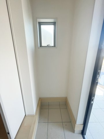 新築戸建・新築建売　いわき市平下平窪　平第四小・第一中　長期優良住宅の玄関