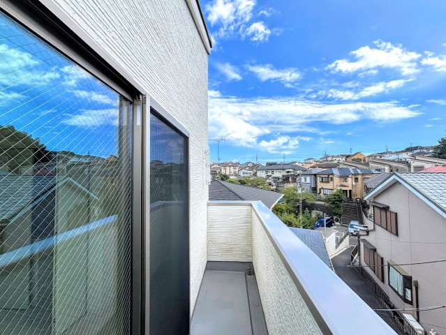 港南区港南6　中古戸建てのバルコニー|◆日当たり良好なバルコニー！毎日のお洗濯にも嬉しいですね！
