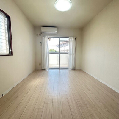 【居間・リビング】 | シャトレ松尾Ⅱ | 即日案内可能です♪現地待ち合わせOK！どの物件でも当社でお得にご案内できますのでまとめて内覧ください♪