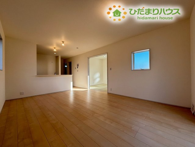 鴻巣市松原2期　新築戸建　リーブル02の居間・リビング|LDK：16.5帖