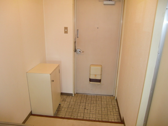 ライオンズマンション六甲道の玄関