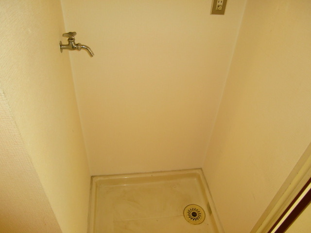 ライオンズマンション六甲道の内装|室内洗濯パン