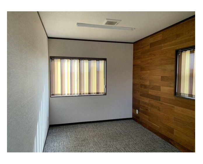 知立市来迎寺町貸事務所倉庫の内装