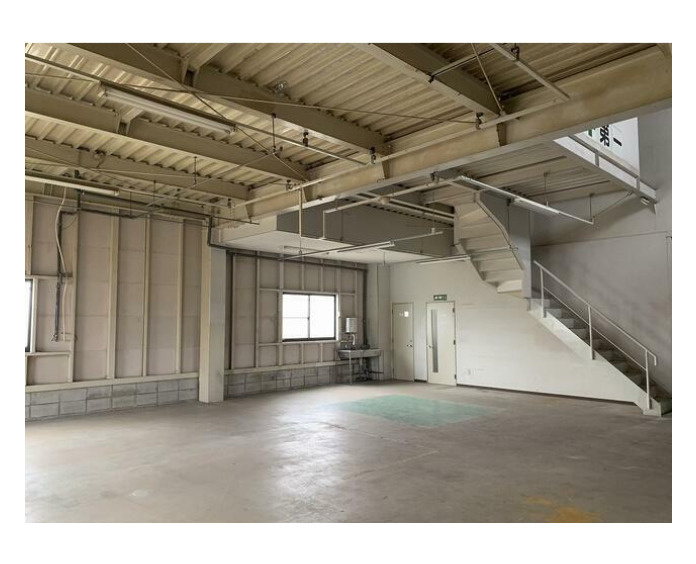 知立市来迎寺町貸事務所倉庫の内装