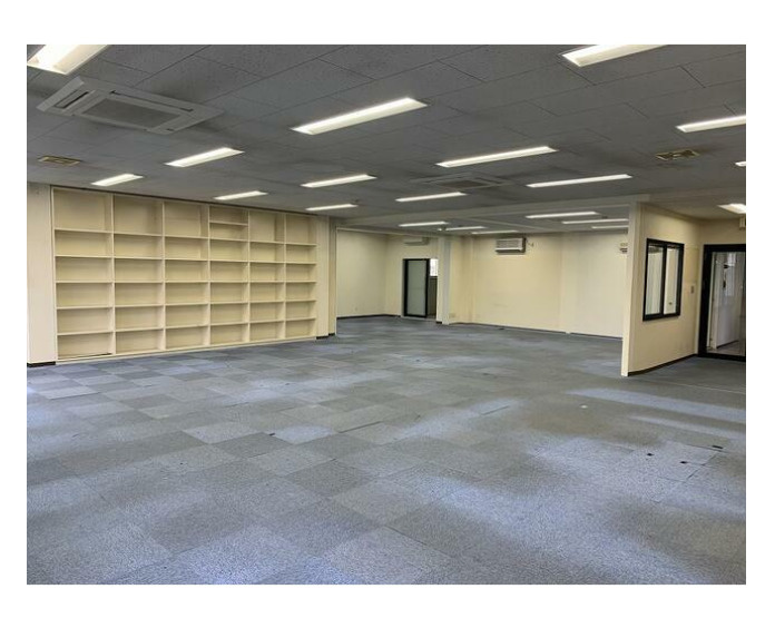 知立市来迎寺町貸事務所倉庫の駐車場