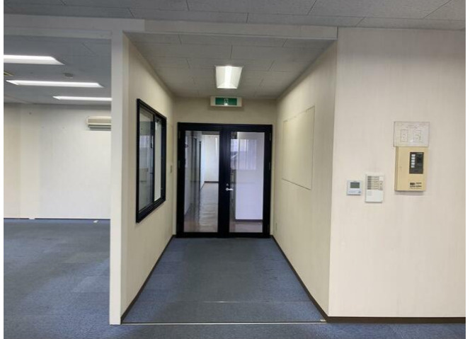 知立市来迎寺町貸事務所倉庫の内装