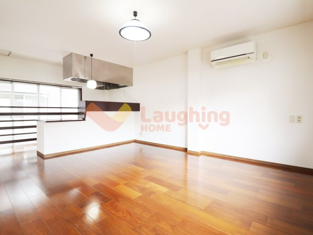 ハウスワン セルフの居間・リビング|おしゃれな居間です※別号室の写真になります