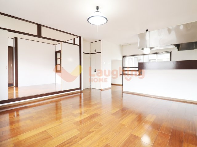 ハウスワン セルフの居間・リビング|※別号室の写真になります