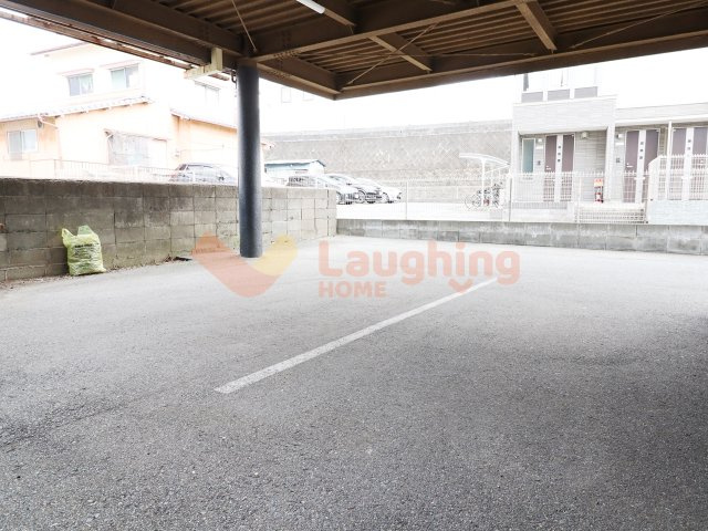 ハウスワン セルフの駐車場|駐車場完備です