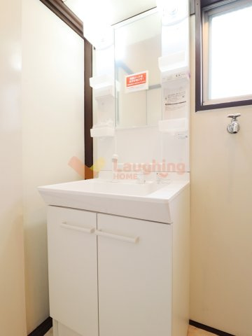 ハウスワン セルフの独立洗面台|朝の支度にも助かる、独立の洗髪洗面化粧台※別号室の写真になります