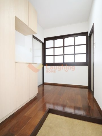 ハウスワン セルフの玄関|明るい玄関です※別号室の写真になります