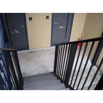 【エントランス】 | セラヴィ | ゆったりとした玄関です