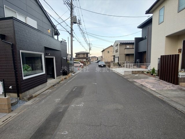 【前面道路含む現地写真】 | 鶴ヶ島市羽折町 | 都市ガス・本下水