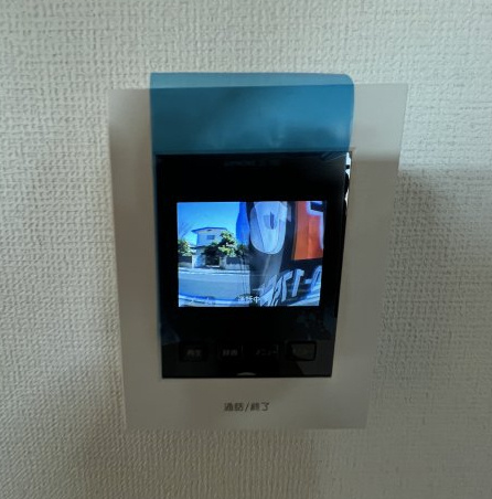 昭島市朝日町3丁目　新築戸建全9棟の防犯設備|モニター付きインターホンあり。急な来客でも室内から顔が確認できると安心ですよね
