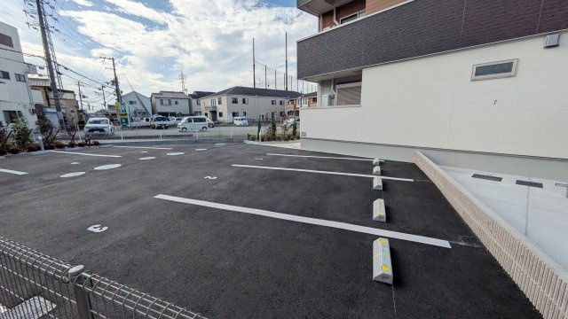 【駐車場】