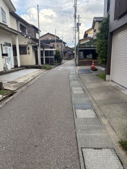 金沢市菊川２丁目の売地の周辺|前面道路