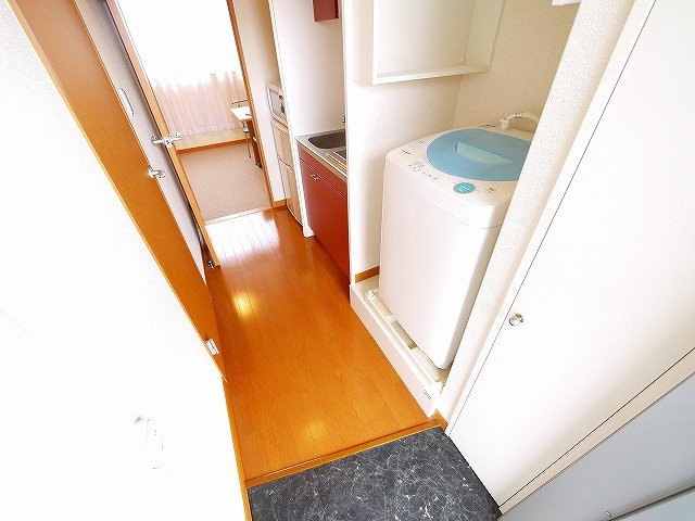 レオパレス城ノ内の玄関|収納もある玄関です