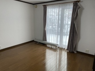 網走市字二ツ岩１８番地１７、１８番地４８　中古売家 外土地１筆　の洋室