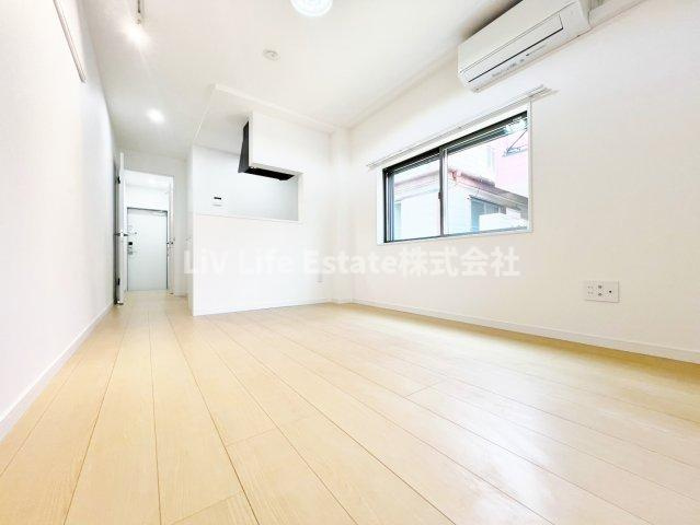 ストーンズ久米川の居間・リビング