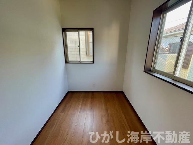茅ヶ崎市萩園　中古戸建の子供部屋|新規リフォーム完了！　3帖　納戸