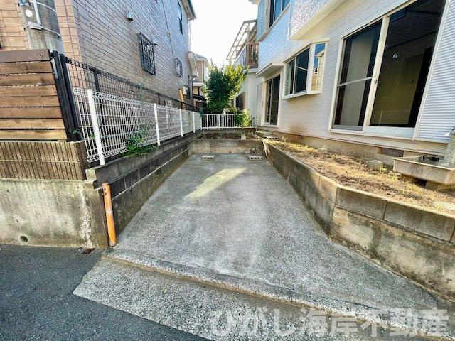 茅ヶ崎市萩園　中古戸建の駐車場|駐車スペース