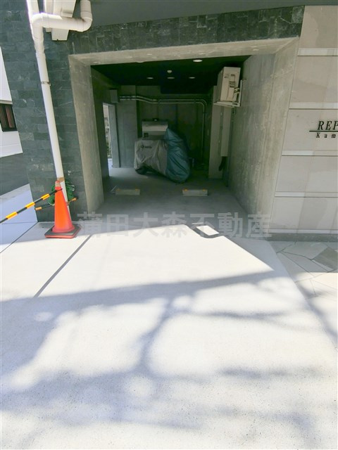 サニークレスト蒲田WESTの駐車場|敷地内平置き駐車場　空き状況等詳細はお問合せください。