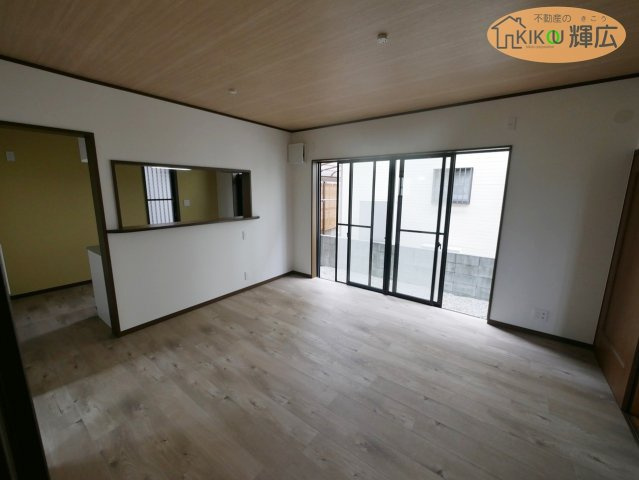 【居間・リビング】 | 姫路市飾磨区阿成中垣内　中古戸建