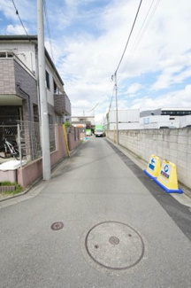 【前面道路含む現地写真】