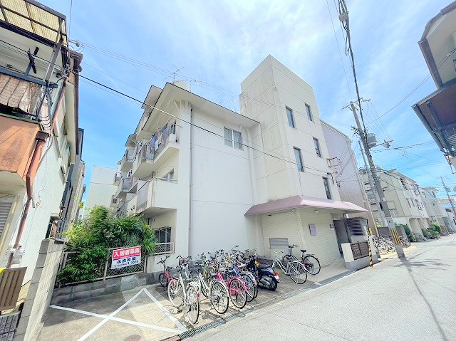 クレスト豊新の外観